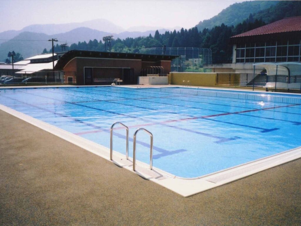 上志比小学校プール