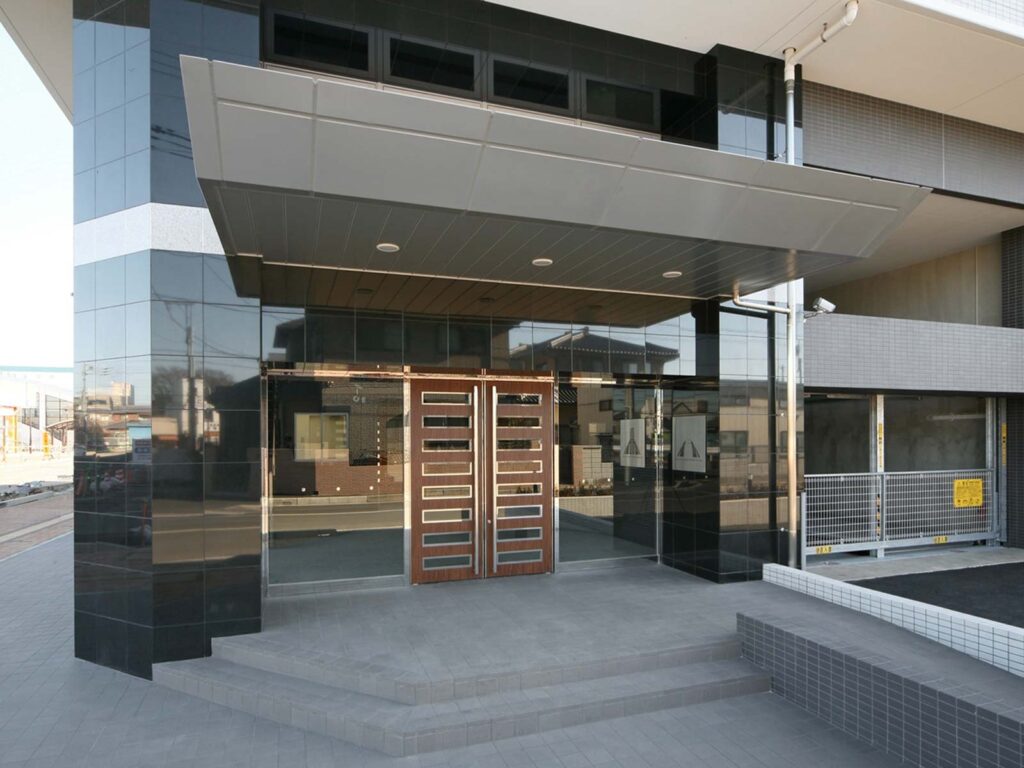 ルネサンス梅郷駅前