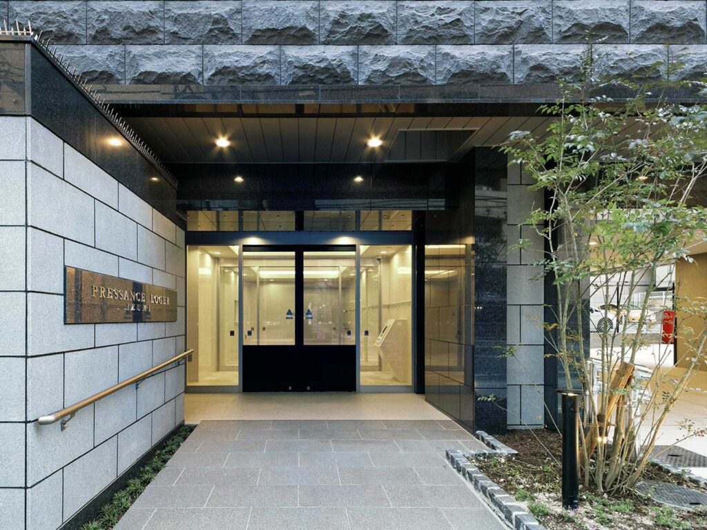 プレサンスロジェ泉