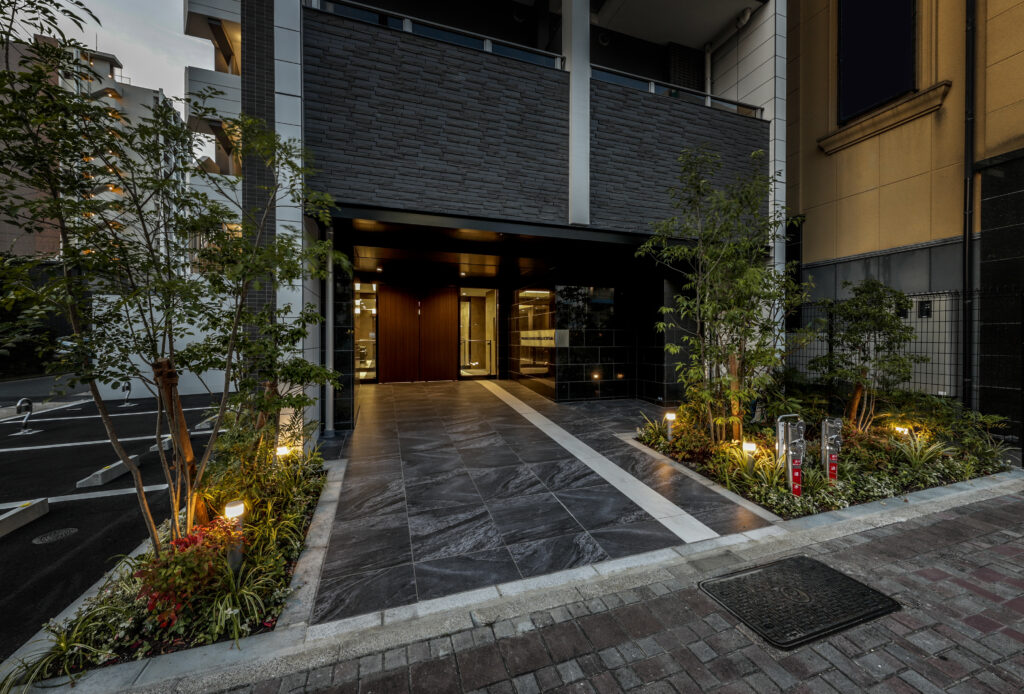 ﾌﾟﾚｻﾝｽﾛｼﾞｪ千種内山